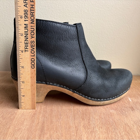 Dansko Black/Charcoal Gray Leather Clog Boots Natural Colored Heels 38/7.5-8 US - Picture 3 of 8